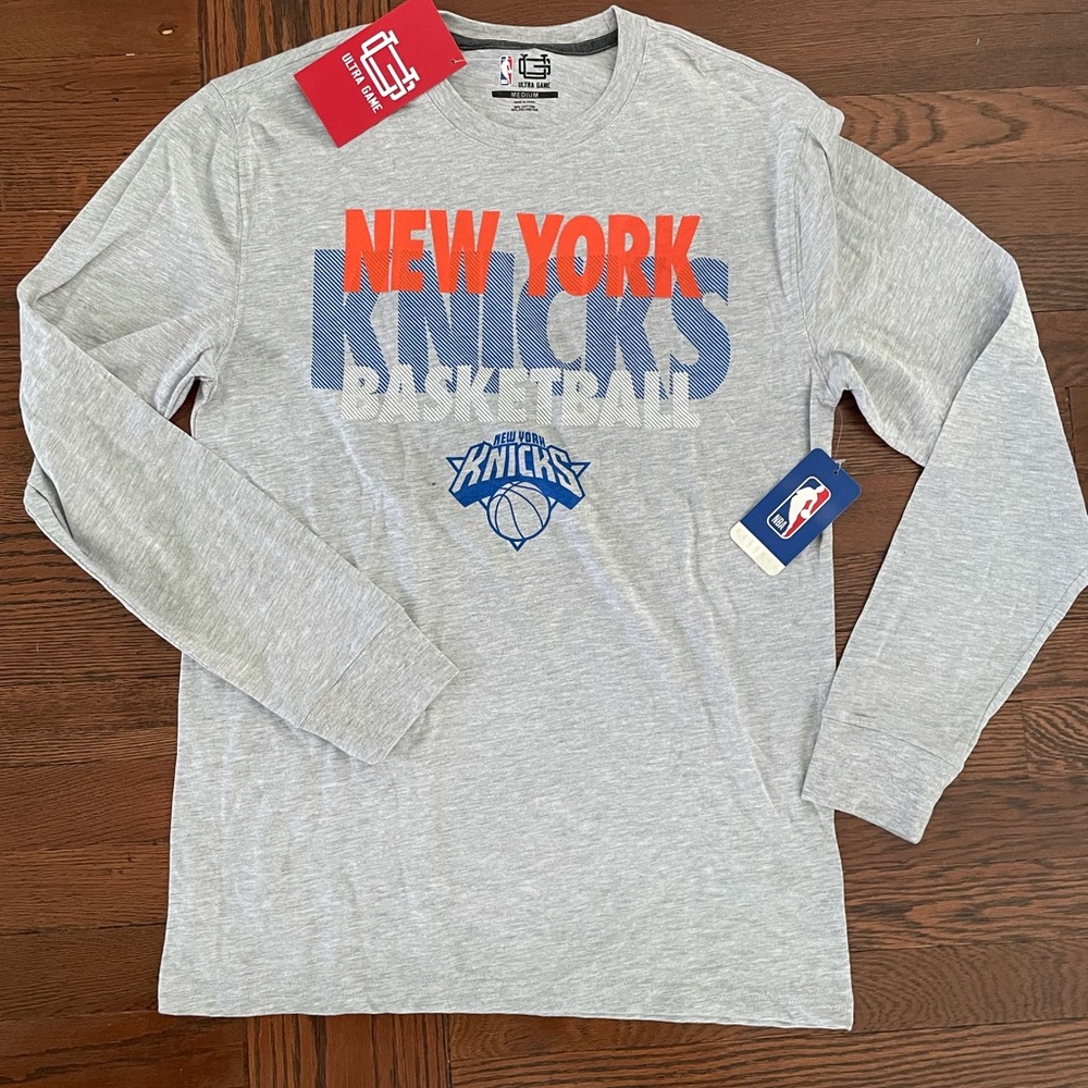 NY KNICKS long sleeve (NBA ULTRA GAME) tee. Medium. Mens. NWT
